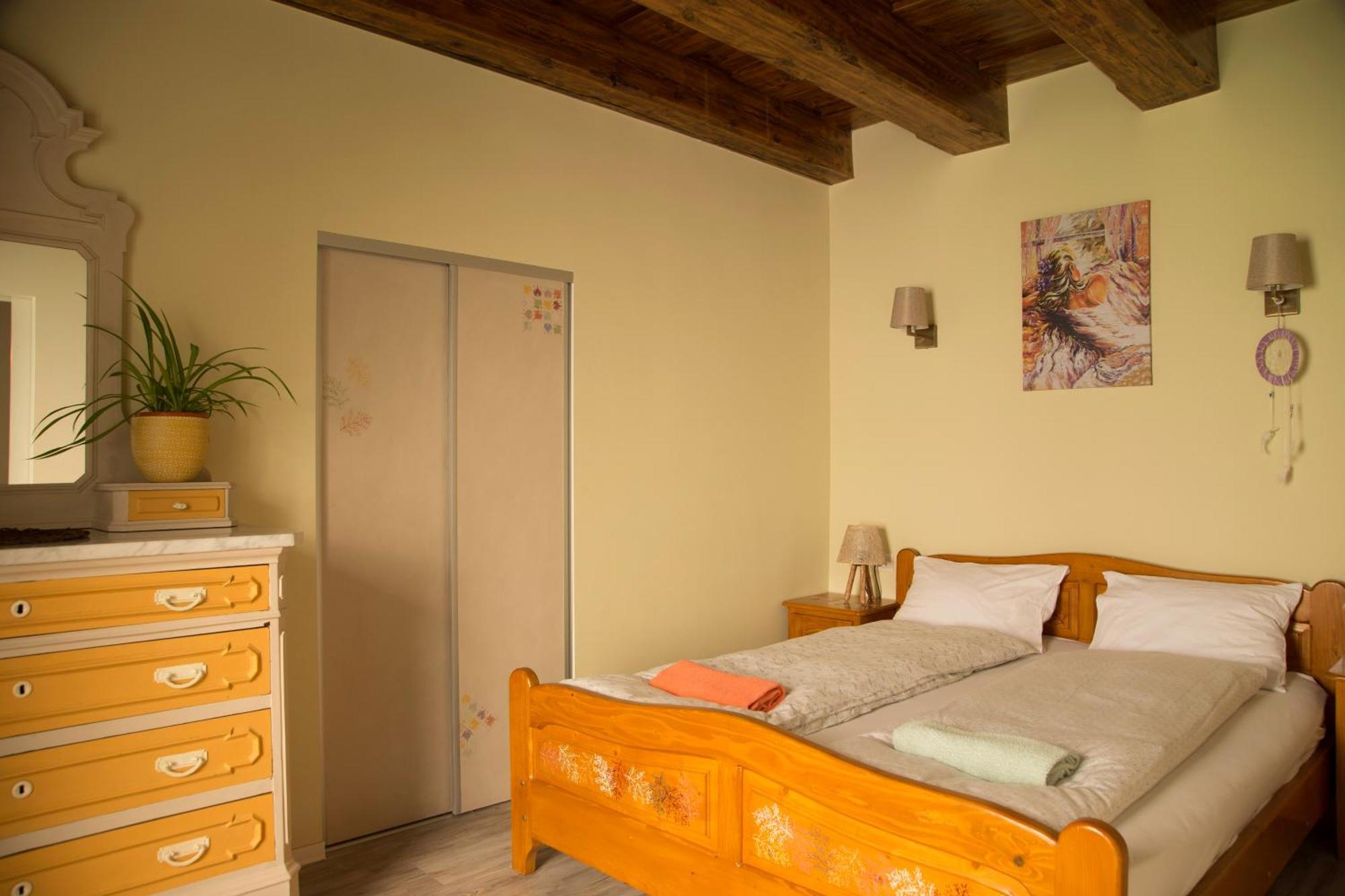 Seek And Hide - Little Julia'S Hideaway Brasov Bagian luar foto